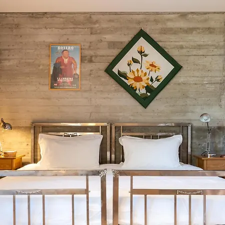 Paradise Peek, פלטרס