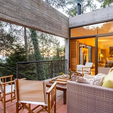 Villa Paradise Peek,