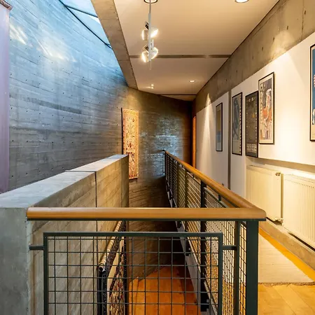 Paradise Peek, Villa