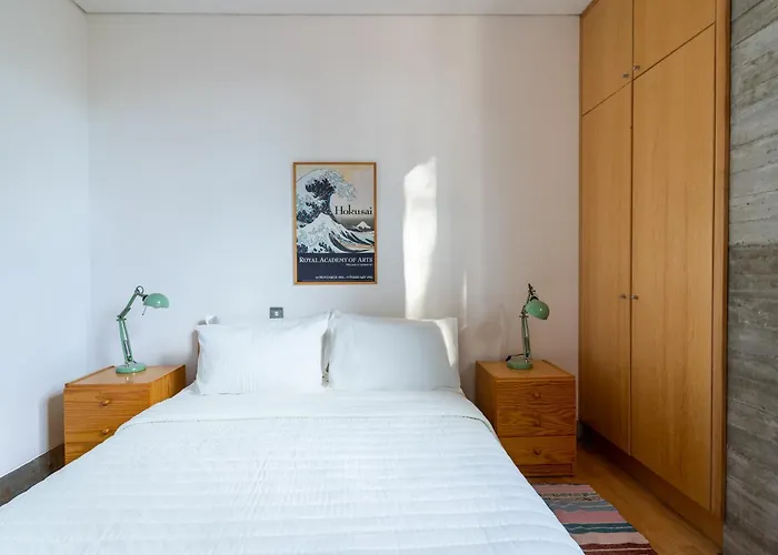 Paradise Peek, Платрес