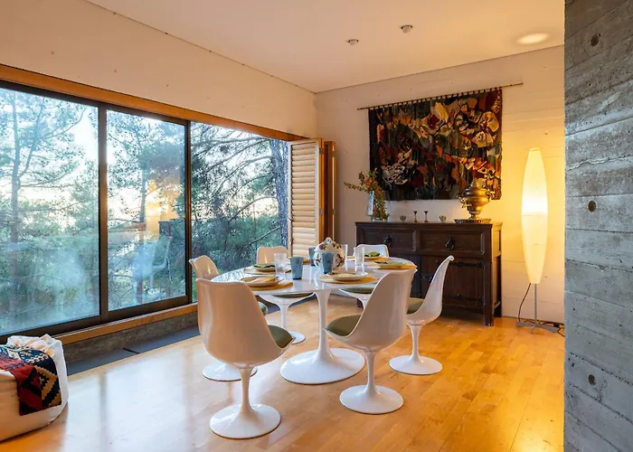 Paradise Peek, Вилла Платрес